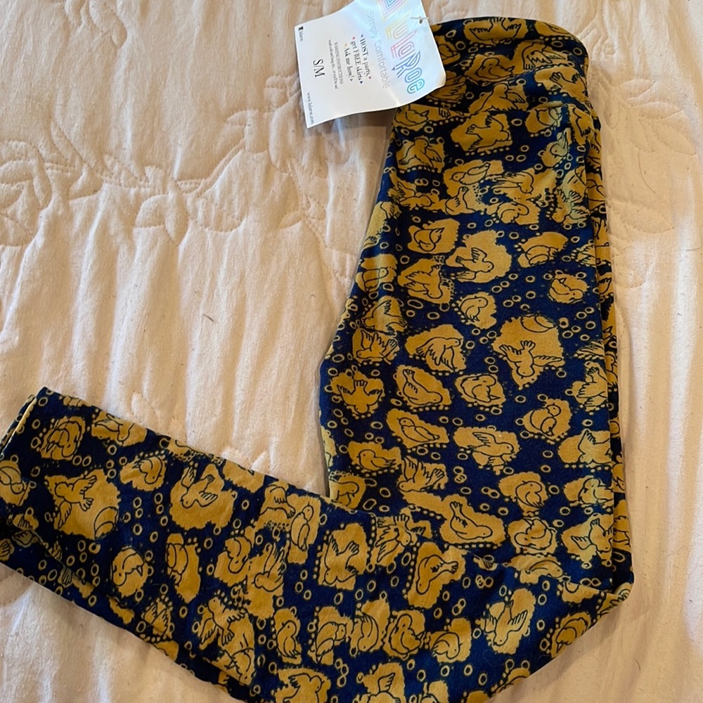 Lularoe kids leggings size S/M. Yoga waistband, buttery soft. New with tags.